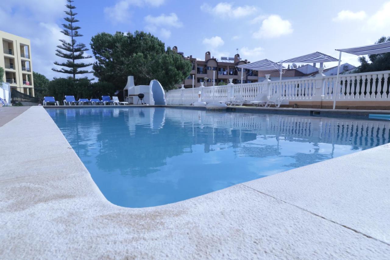 Amazing Balcony Pool View In Appartement